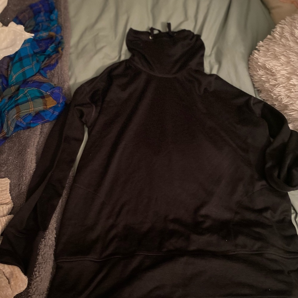 Womens nigh neck sweatshirt